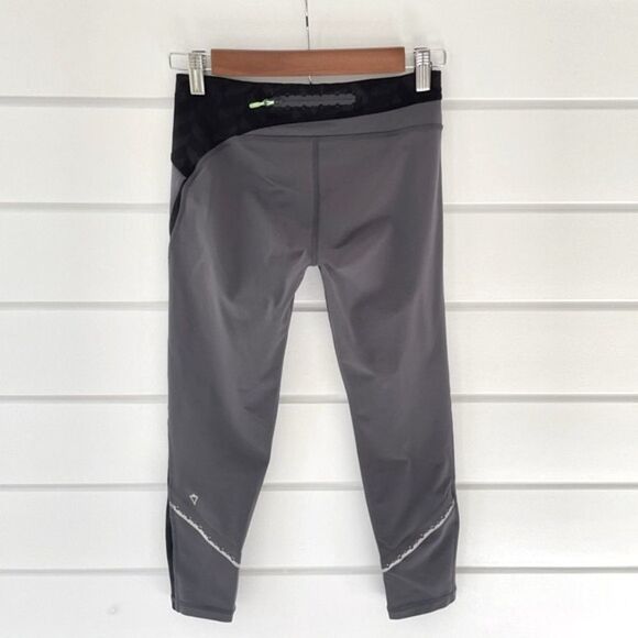 Ivivva Girl’s Elastic Waist Athletic Yoga Leggings Size 12 Grey Black - Picture 3 of 16